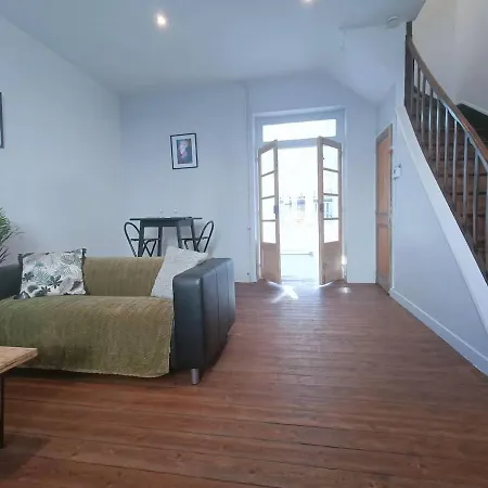 Maison Arc-En-Ciel Avec Terrasse Stationnement Gratuit. Angouleme