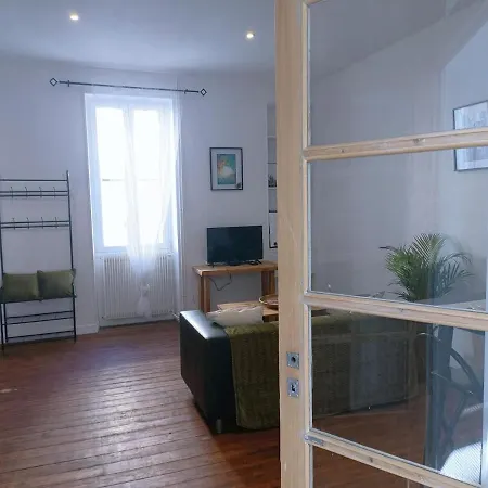 Holiday home Maison Arc-En-Ciel Avec Terrasse Stationnement Gratuit. *