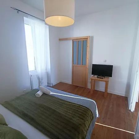 Maison Arc-En-Ciel Avec Terrasse Stationnement Gratuit. * Angouleme